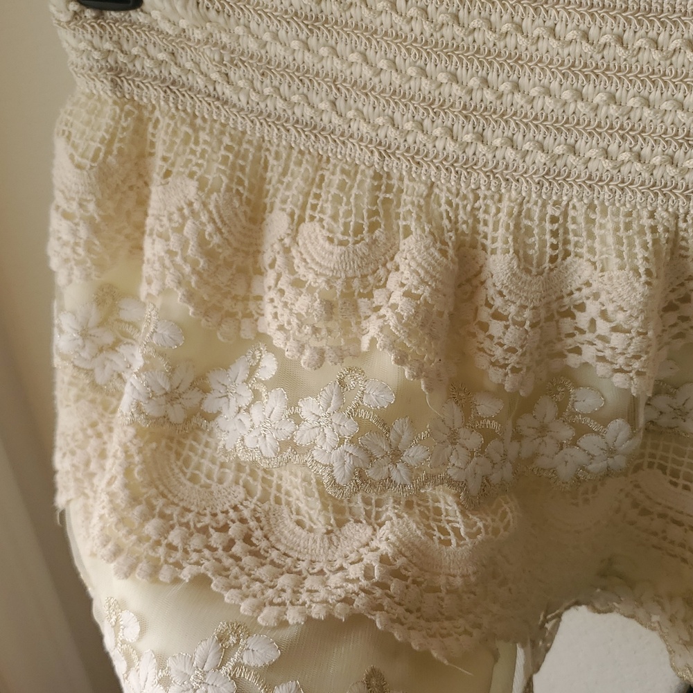Cream Crochet Shorts - Picture 2 of 2